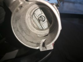 Internal mechanism of VW Transporter ignition barrel showing pin interaction with the key to activate the switch