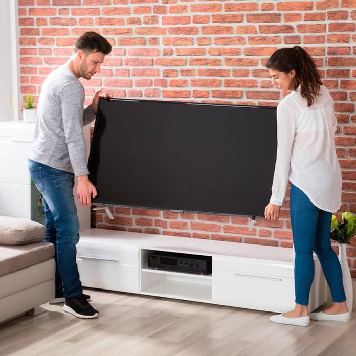 Photographing the back of a TV before disconnecting cables