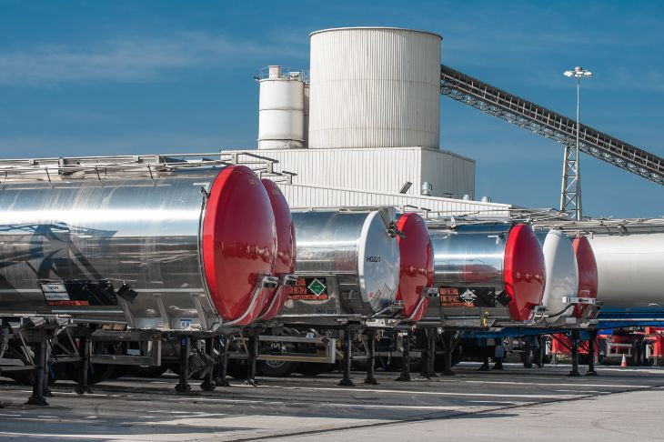 bitumen tankers in the sun