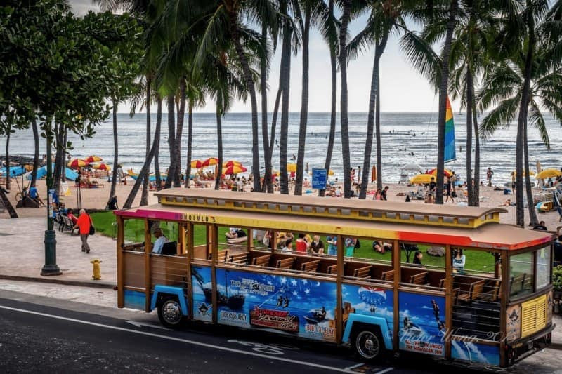 WaikÄ«kÄ« Trolley at Kuhio Beach