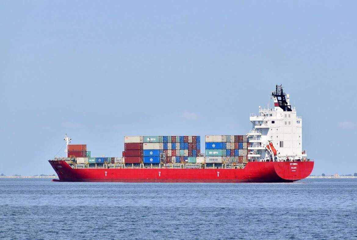 RORO Ship Transporting Cars Overseas